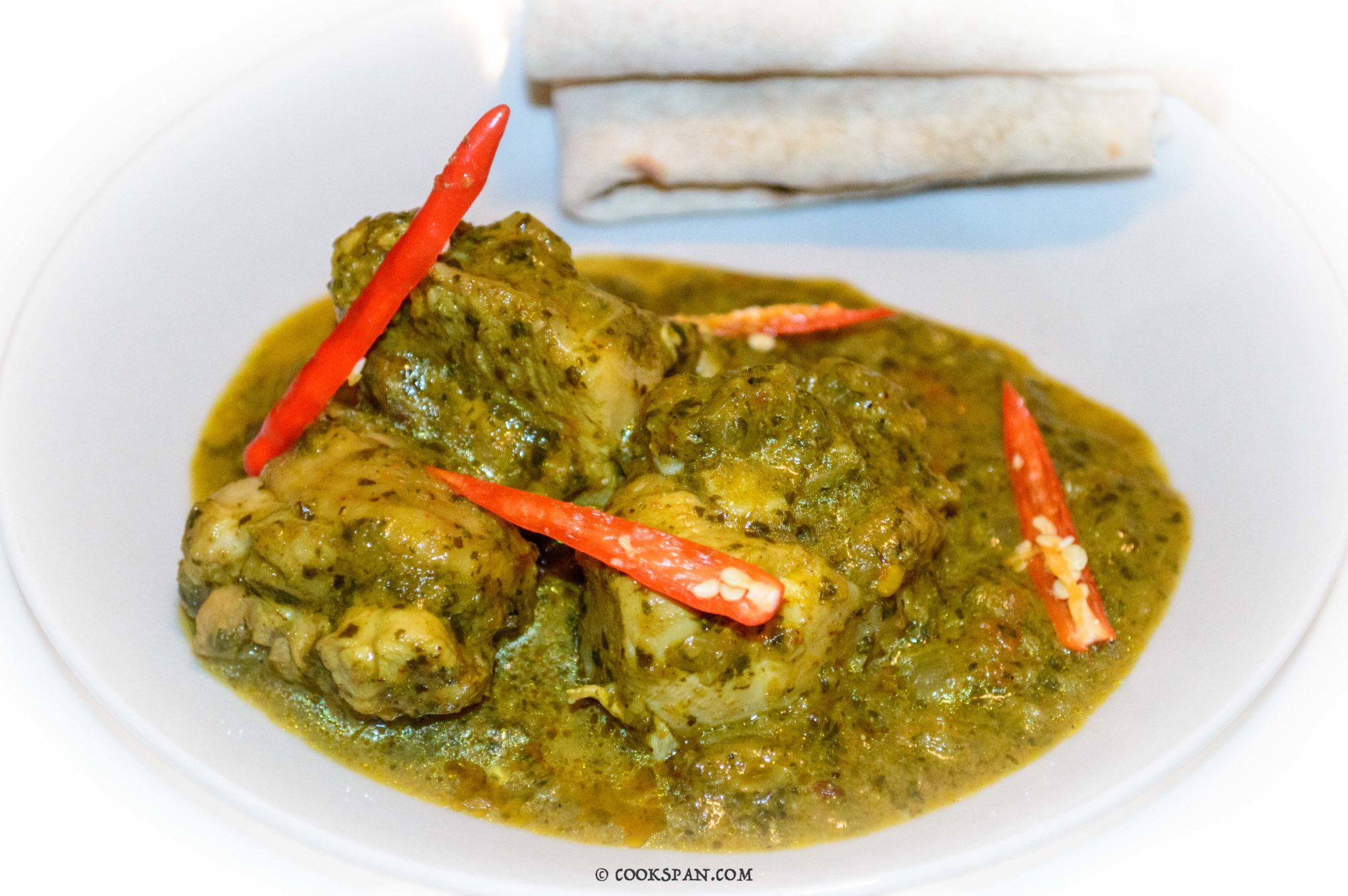 Palak Chicken or Chicken Cooked in Spinach Gravy
