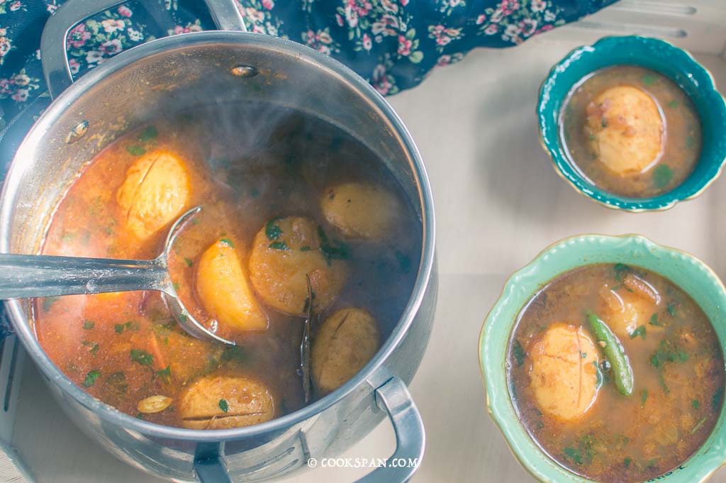 Anda Aloo Jhola or Egg Curry with the Potatoes