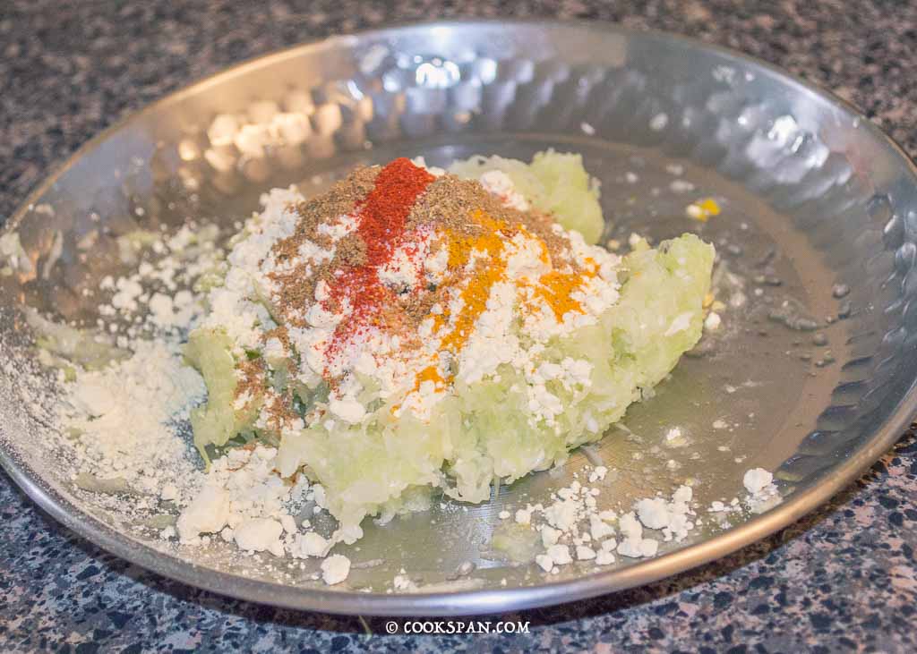 Lauki with Gram Flour and Powdered Spices