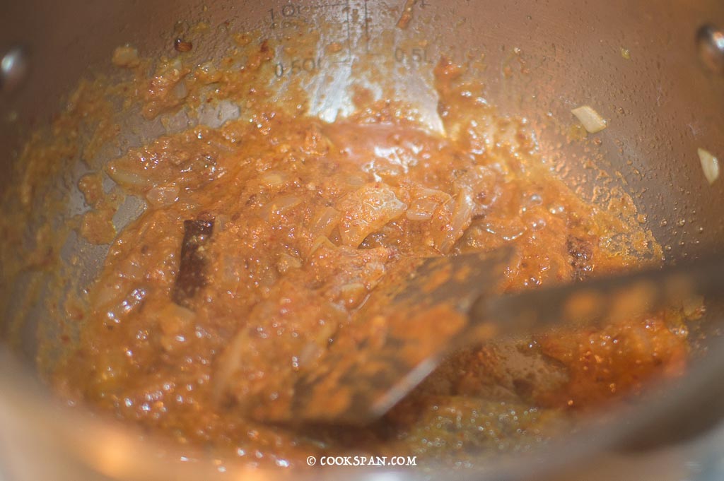 Cooking the ground paste